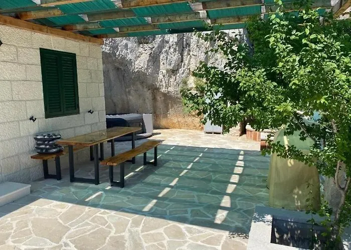 Secluded House - 25243 *