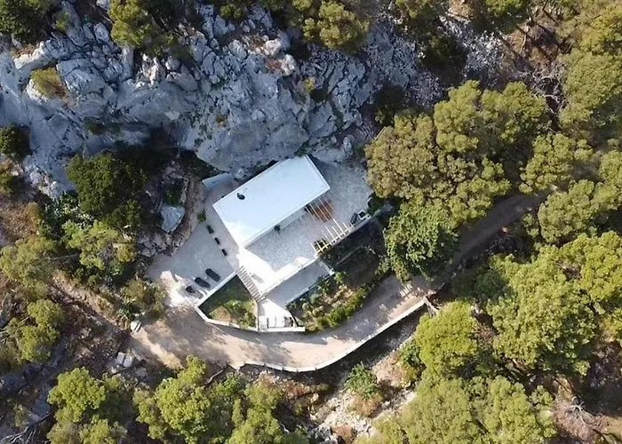 Secluded House - 25243